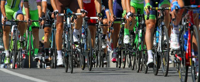 Cyclists in the peloton | mechanical doping